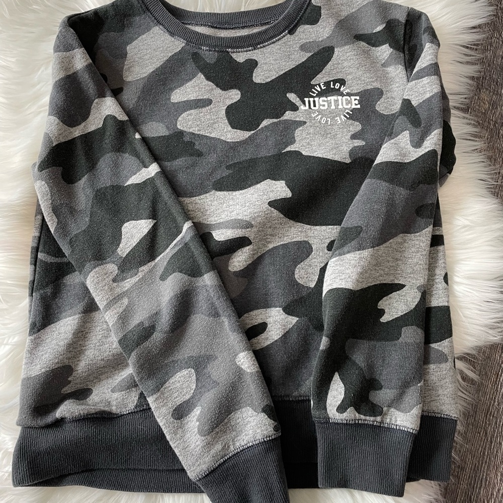 ⭐️ JUSTICE sweater. Black and Grey Camouflage.